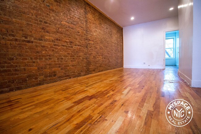 Foto del edificio - 589 Saint Johns Pl