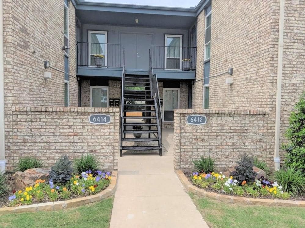 Primary Photo - 6412 Woodway Dr