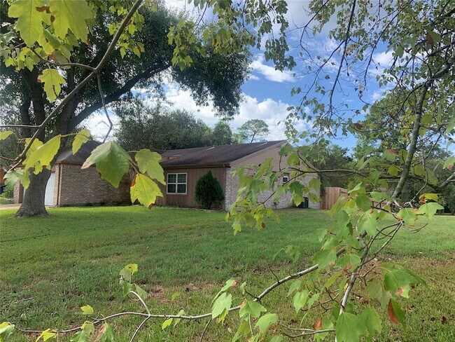 Foto del edificio - 16618 Oxnard Ln
