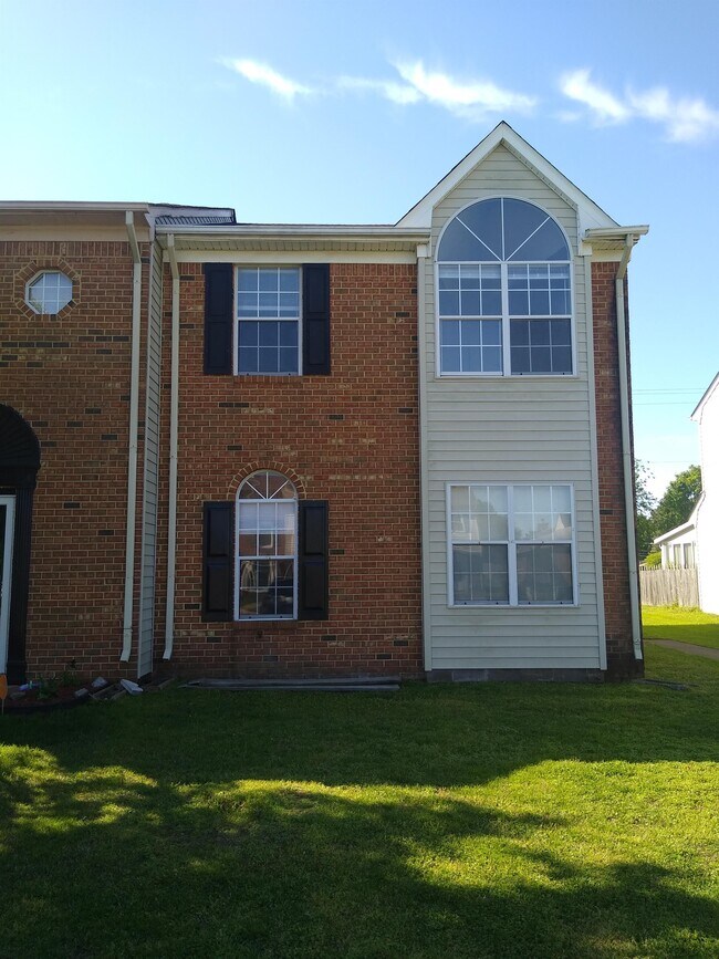 Building Photo - 5613 Rivermill Cir