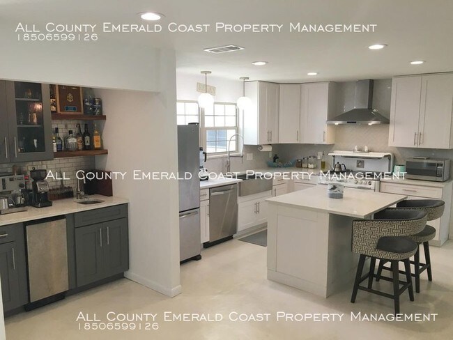 Foto del edificio - 902 Bambi Dr