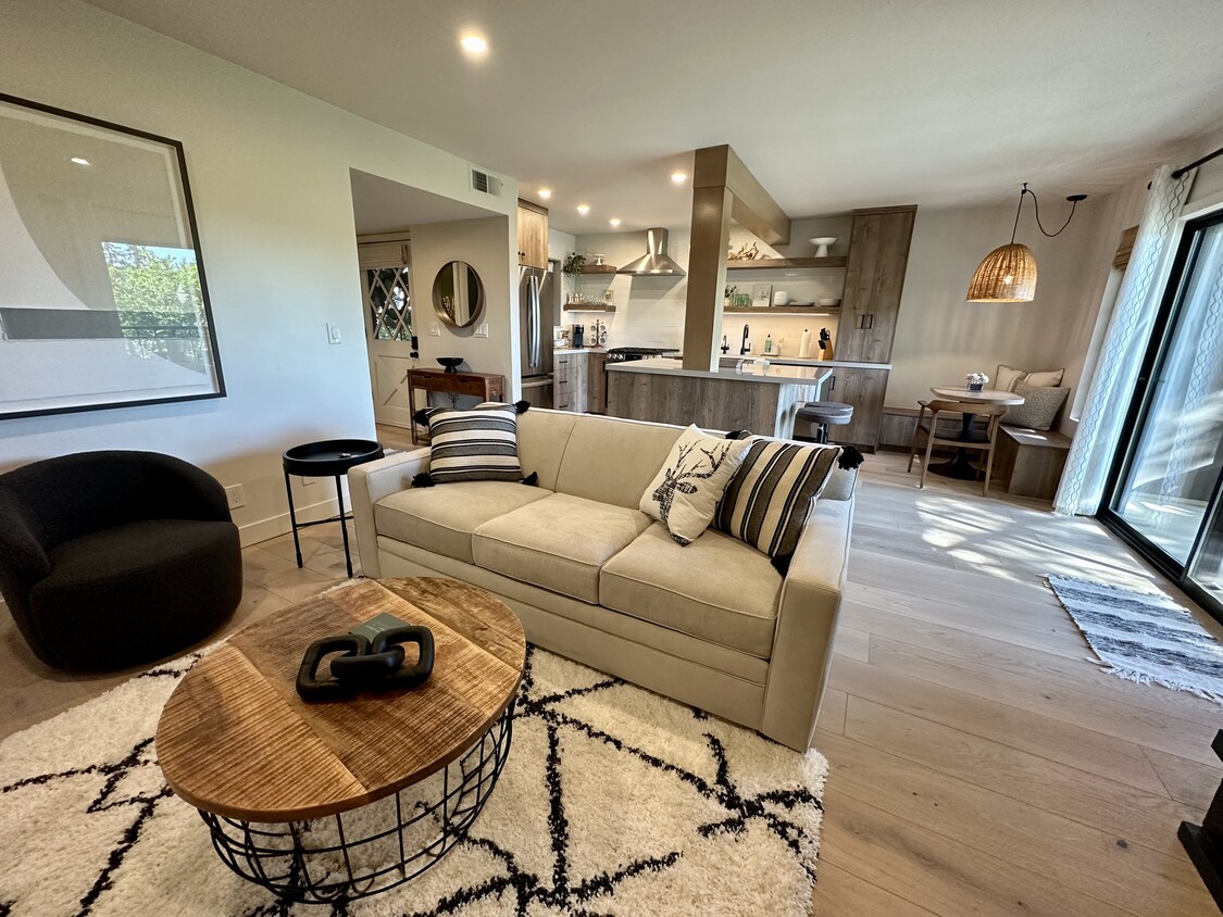 Living room - 28050 CA-189