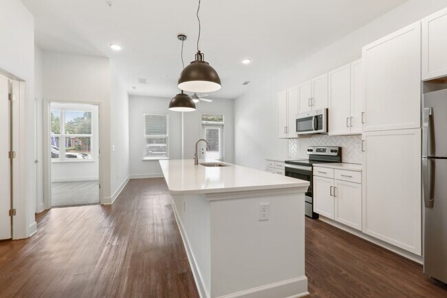 Foto del edificio - 449 Clairemont Ave