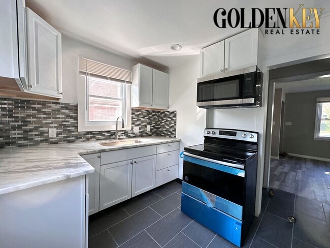 Building Photo - Westside 3 Bedroom