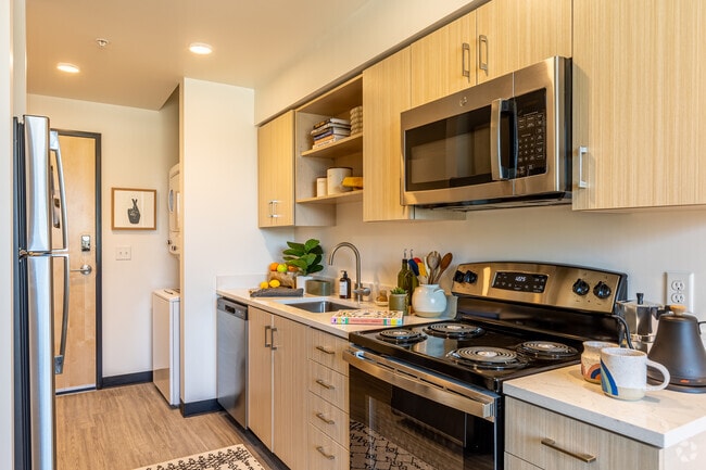 0BR, 1BA - 3550F - Union on Broadway Apartments