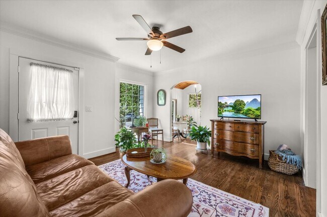 Foto del edificio - 3720 Oaklawn Dr