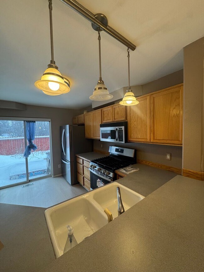 Foto del edificio - 8579 Sara Lynn Pl