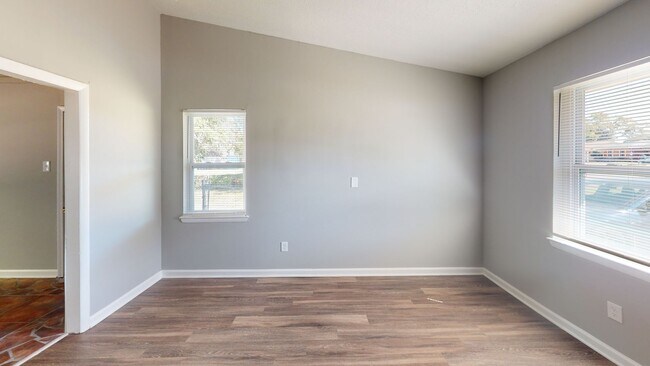 Foto del edificio - 938 Bramblewood Ln