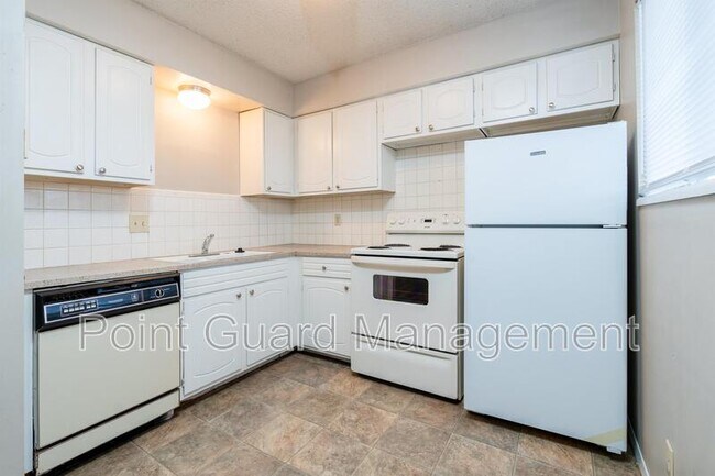 Building Photo - 509 N Dunsworth Ave
