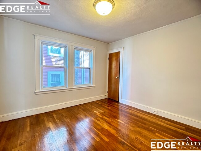 Building Photo - 84 Beechcroft St