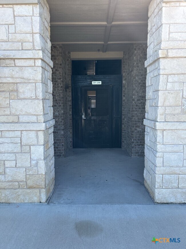 Foto del edificio - 2710 S Clear Creek Rd