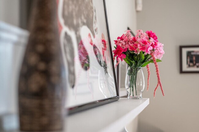 Foto del edificio - 500 W Rosemary St