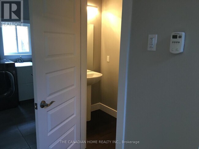 Photo du bâtiment - 1753 Brayford Ave