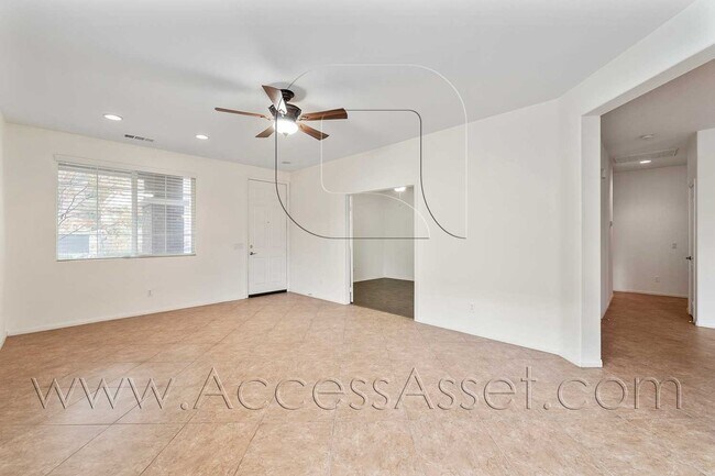 Foto del edificio - Stunning One-Story 4 Bed/ 2 Bath Home In S...