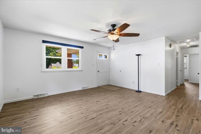 Building Photo - 1447 Knight Ave