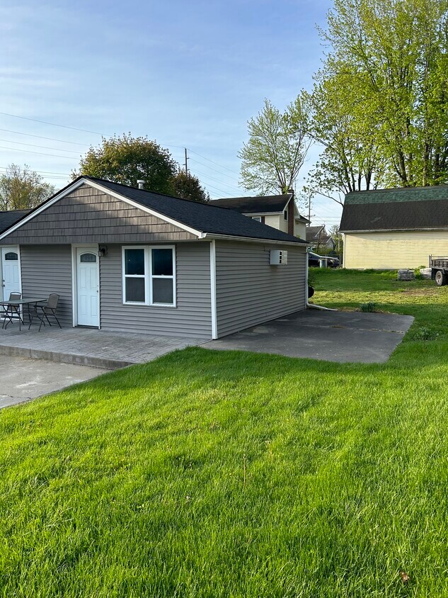 Foto principal - 8985 Main St