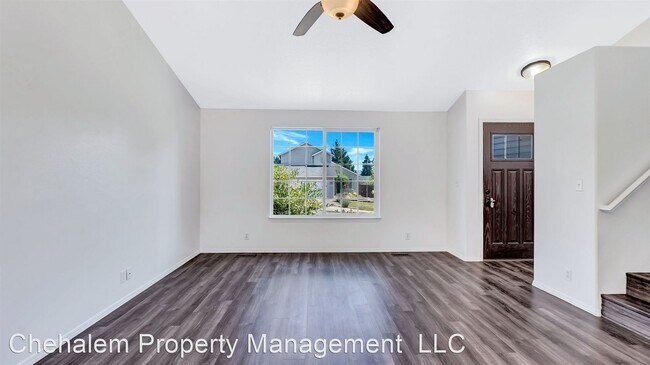 Building Photo - 3 br, 2 bath House - 1028 SW Falcon Crest Dr