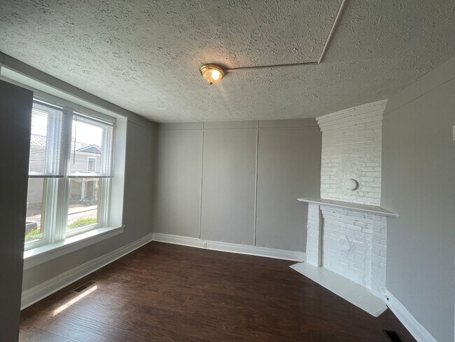 Building Photo - Historic Rivermont Area Duplex