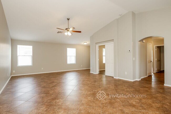 Building Photo - 13986 W Maui Ln