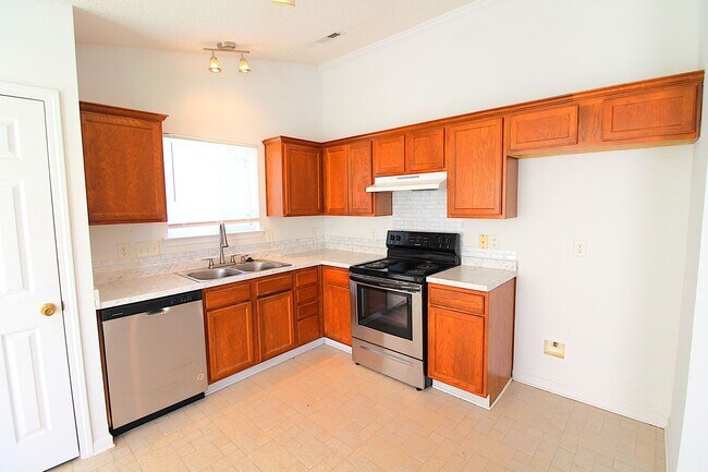 Foto del edificio - Charming 3-Bedroom Ranch Home in the Meriw...