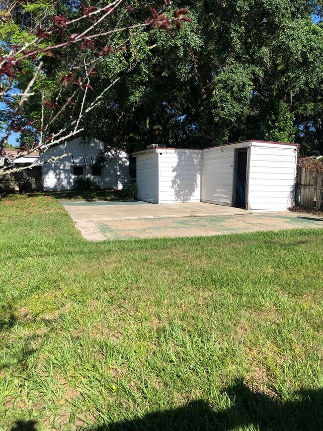 Building Photo - 2308 Vine St