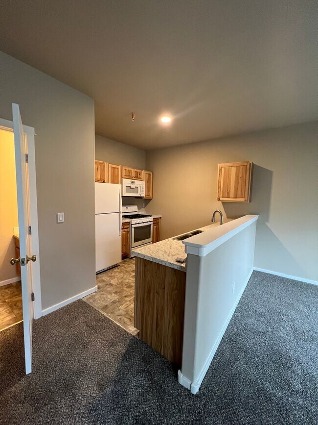 Foto del edificio - 2 Bed/2.5 Bath Unit Convenient to Old Mill...