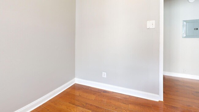 Building Photo - 831 N 63rd St