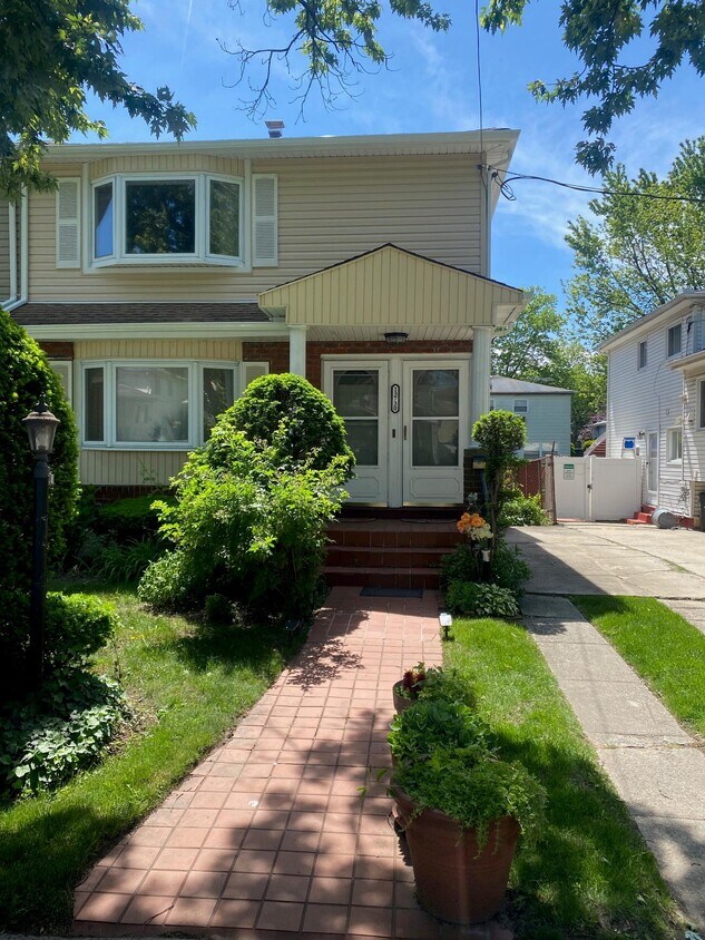 Primary Photo - 137-30-137159 159th St