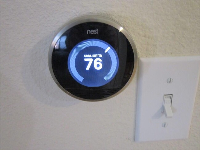 Building Photo - 1100 Emmitt Run