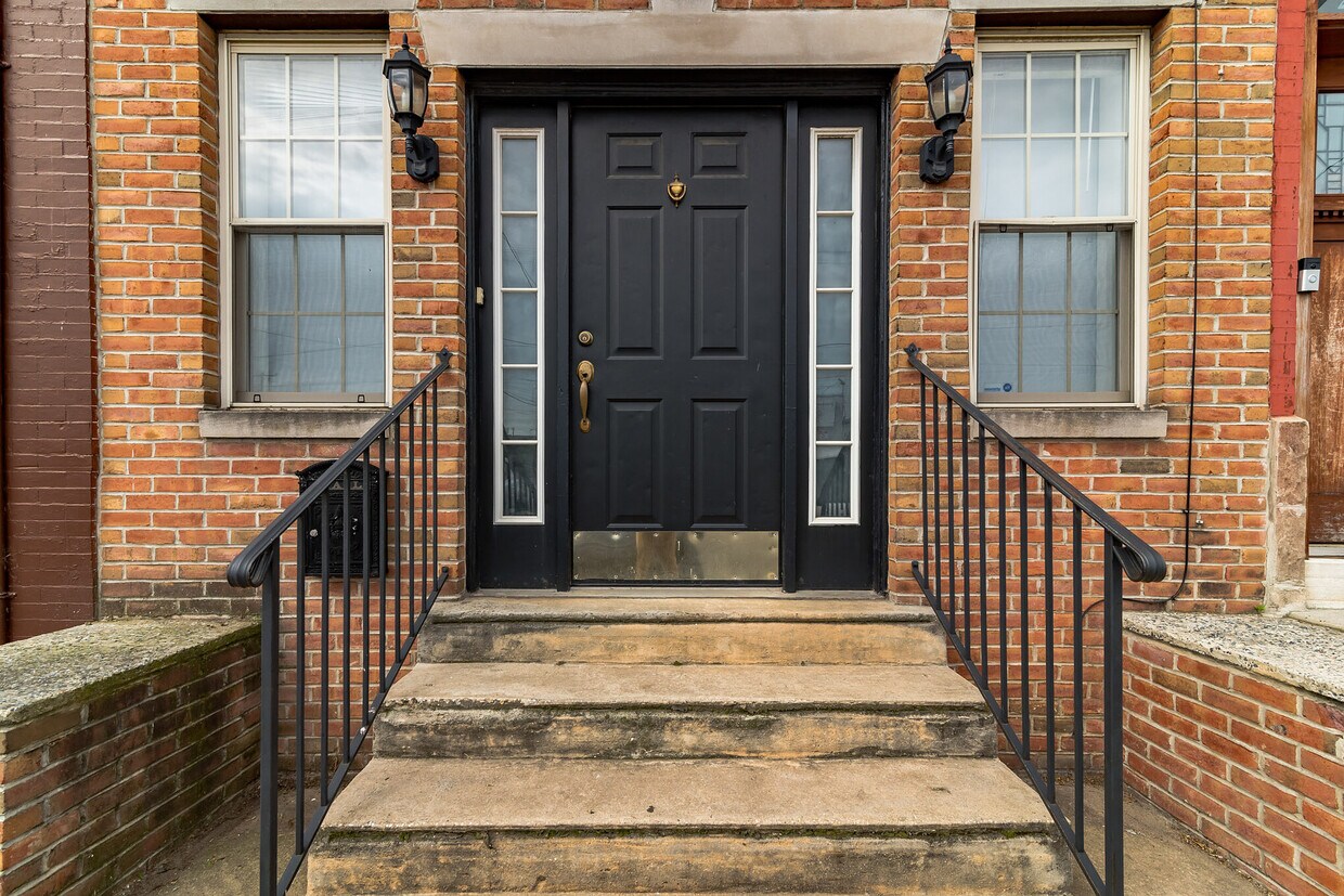 Foto principal - 2534 E York St