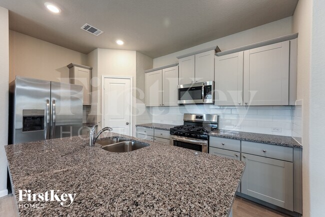 Building Photo - 5553 Basil Chase