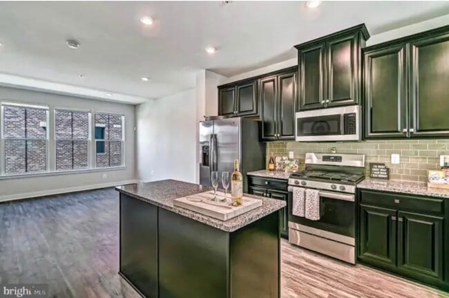 Building Photo - 2820 Arts Vista Blvd