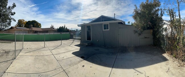 Building Photo - Cute 3 Bedroom /  2 Bath San Jacinto Home with Solar