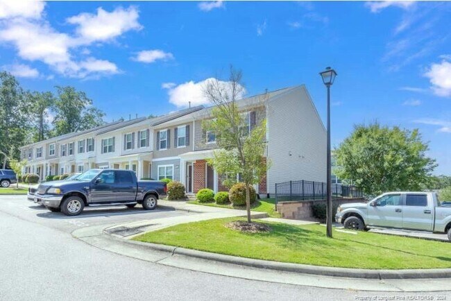 Building Photo - 3900 Swinton St