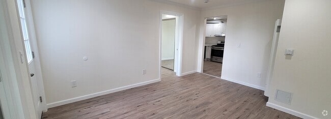 Building Photo - 648 10th Ave