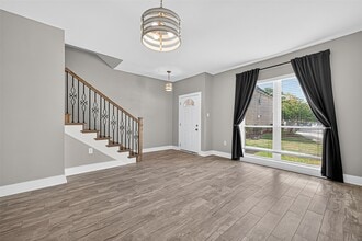 Building Photo - 830 Threadneedle St