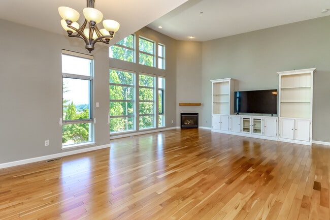 Building Photo - 2355 Yakima Ct