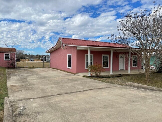 Building Photo - 3340 Dacy Ln