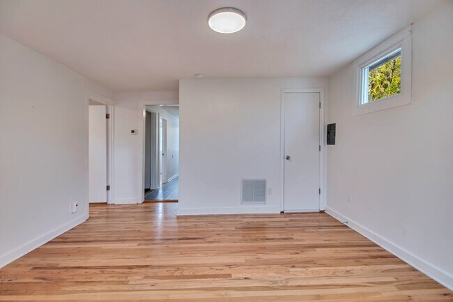 Foto del edificio - 827 South 700 East, Unit 2