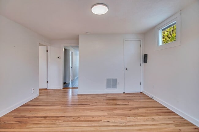 Building Photo - 827 South 700 East, Unit 2