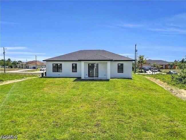 Building Photo - 467 Paddock St