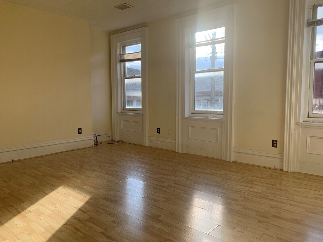Primary Photo - 1612 Brighton Pl