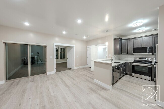 Foto del edificio - 67 S Main St