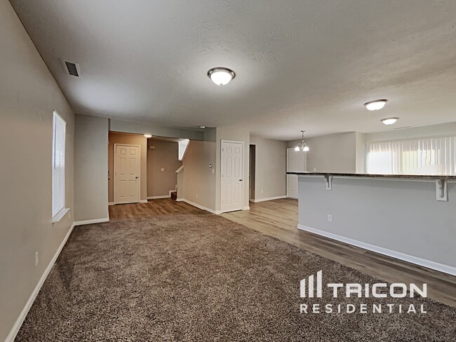 Building Photo - 887 Brookshire Dr