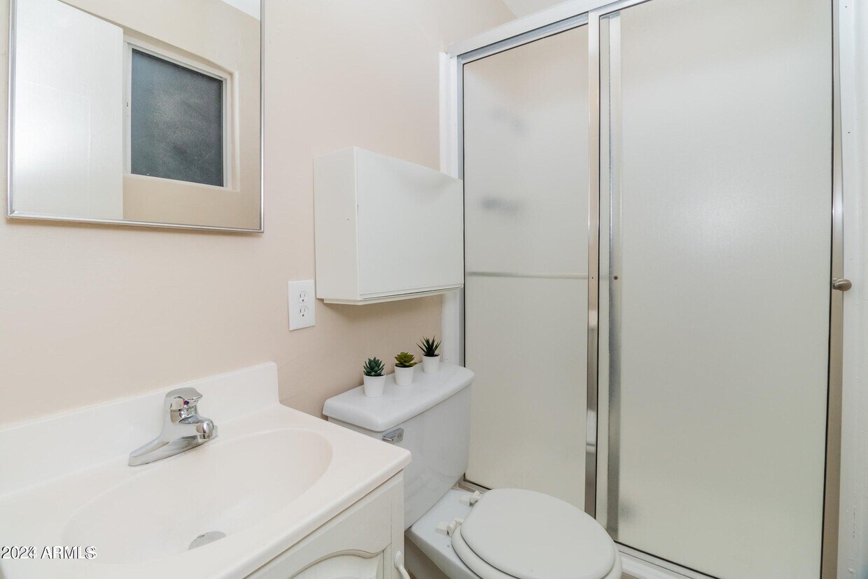Foto del edificio - 4401 S 48th St