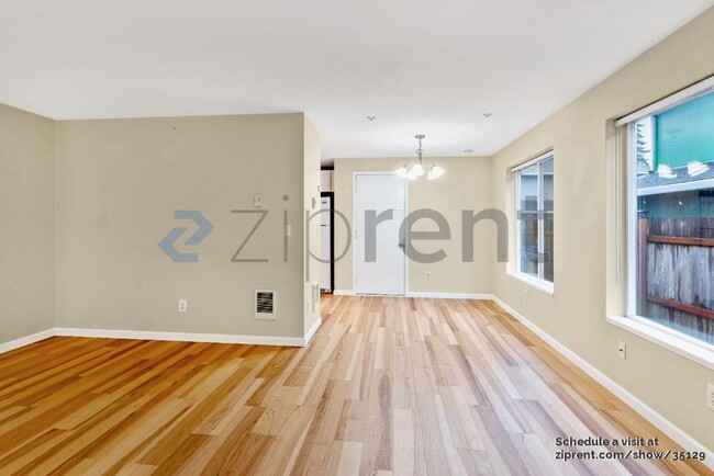 Foto del edificio - 11127 NE 43rd Cir