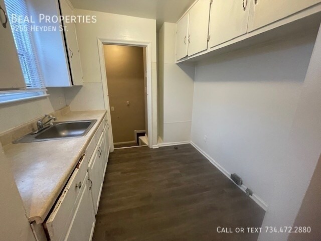 Foto del edificio - 9255 Heyden St