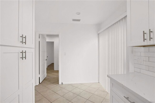Building Photo - 9251 Orizaba Ave