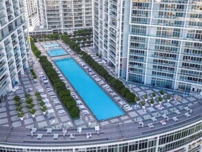 Building Photo - 495 Brickell Ave