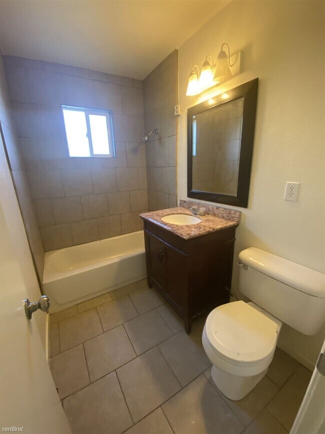 Building Photo - 2 br, 1 bath House - 1029 N White St